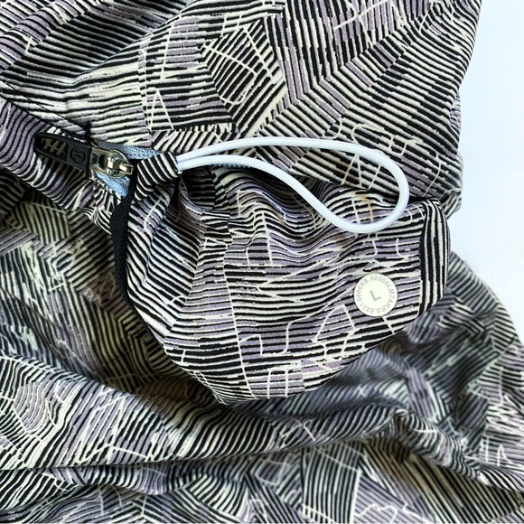 Lululemon T.H.E 7” linerless shorts black purple Parallel Divide Dusky Lavender - Picture 6 of 11